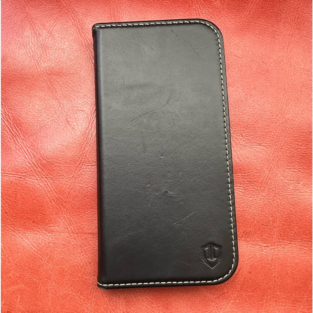 New iPhone 14 pro max black leather case/wallet with 3 credit card slots.